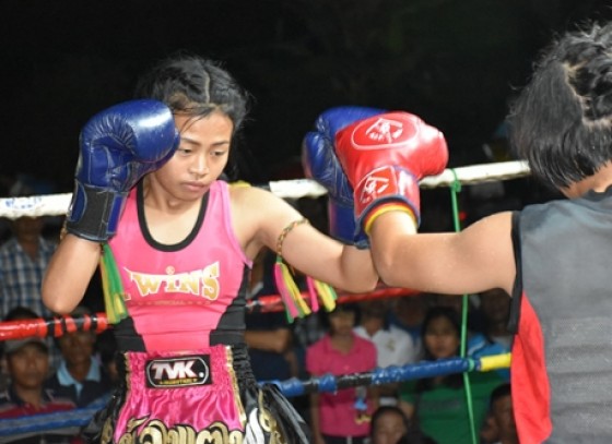 ศึกมวยไทย บ้านจิกคันช้อน 