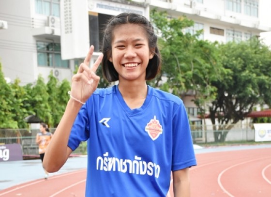 เด็กหญิง สิรินยา สมจิตต์    นักกีฬา กรีฑา 
