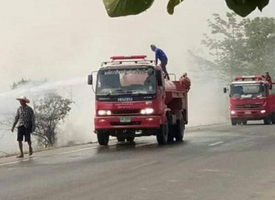 กำแพงเพชร-ไฟไหม้ตอข้าวชาวบ้านห้วยยั้ง อบต.ห้วยยั้งลงพื้นที่ประสานงานพร้อมช่วยเหลือ