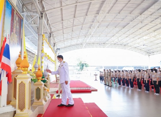 กำแพงเพชร-พระบาทสมเด็จพระเจ้าอยู่หัวทรงพระกรุณาโปรดเกล้าโปรดกระหม่อมให้ ผู้ว่าราชการจังหวัดกำแพงเพชร เป็นผู้แทนพระองค์ ในพิธีปิดการฝึกโครงการพระราชทานโคกหนองนาแห่งน้ำใจและความหวัง