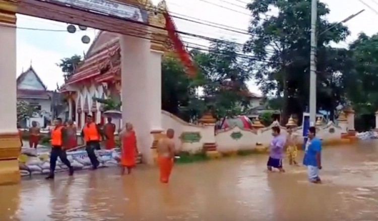 เพชรบูรณ์ แม่น้ำป่าสักเอ่อท่วมหลายชุมชน