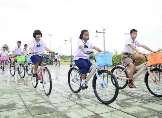พิธีมอบจักรยานแก่นักเรียนยากจน จำนวน 107 คัน